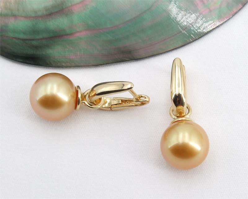 Clous doreilles en perles des mers du sud or